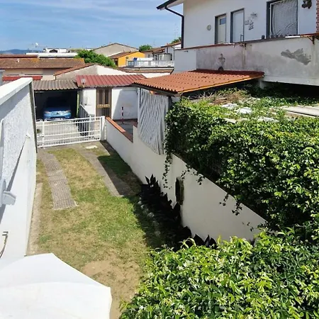 Garden House With Private Parking - Belcantovillas *