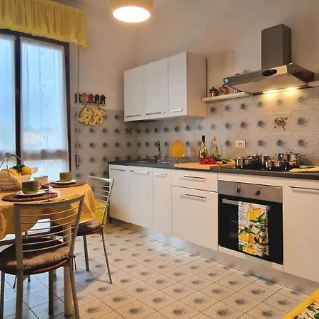 Garden House With Private Parking - Belcantovillas Casa vacanze Torre del Lago Puccini