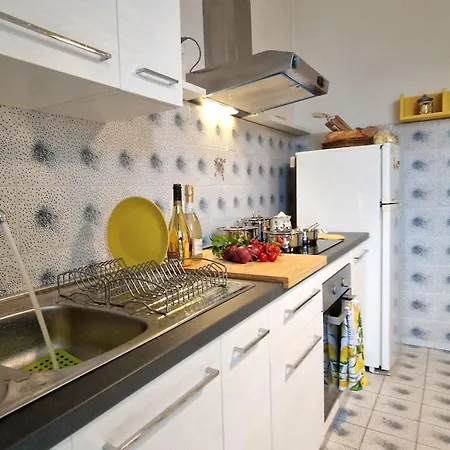 Garden House With Private Parking - Belcantovillas