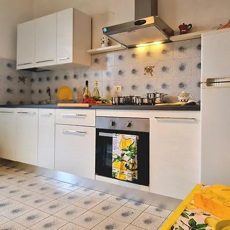 Garden House With Private Parking - Belcantovillas *