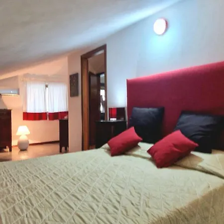 Casa vacanze Garden House With Private Parking - Belcantovillas *